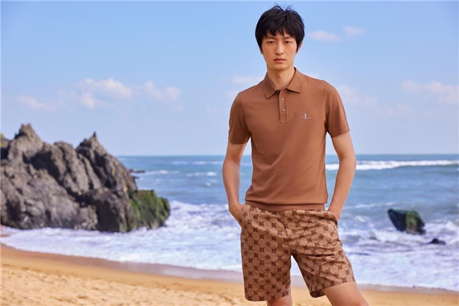 买手复盘!为何GUCCI、CHANEL、比音勒芬等奢侈品T恤比普通品牌贵?