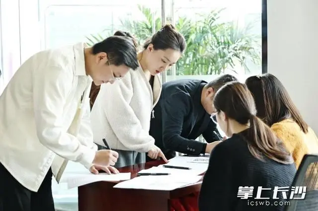 新中式火遍全球 常熟服饰产业带携手跨境电商加速出海