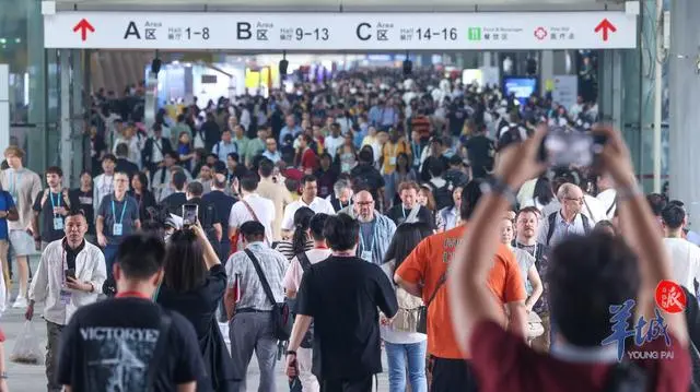 广交会“会场效应”持续走高,场内场外国际买手“扫货”忙