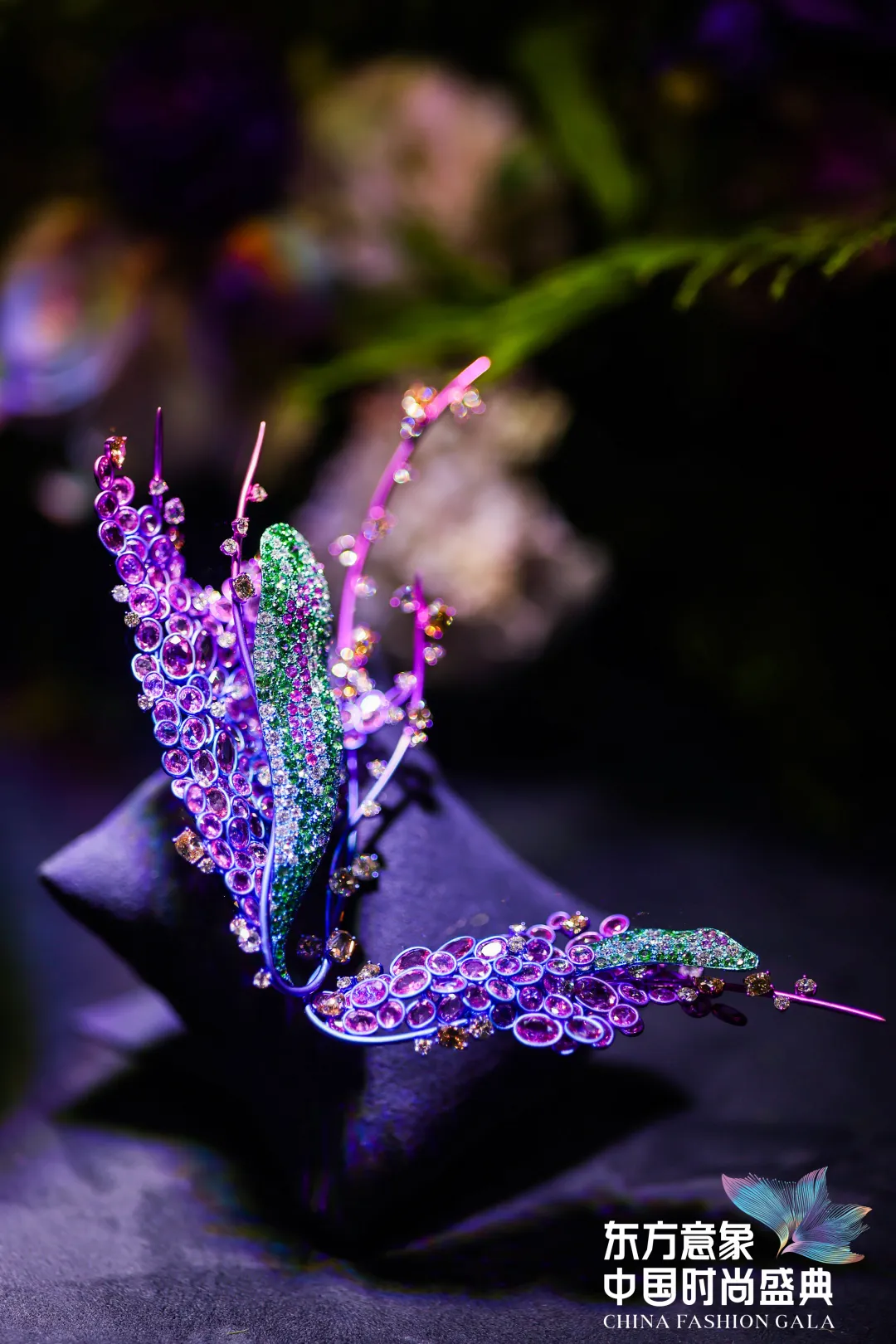 盛典顶级珠宝工艺时尚美学梁大钊大师钛金与大漆结合工艺