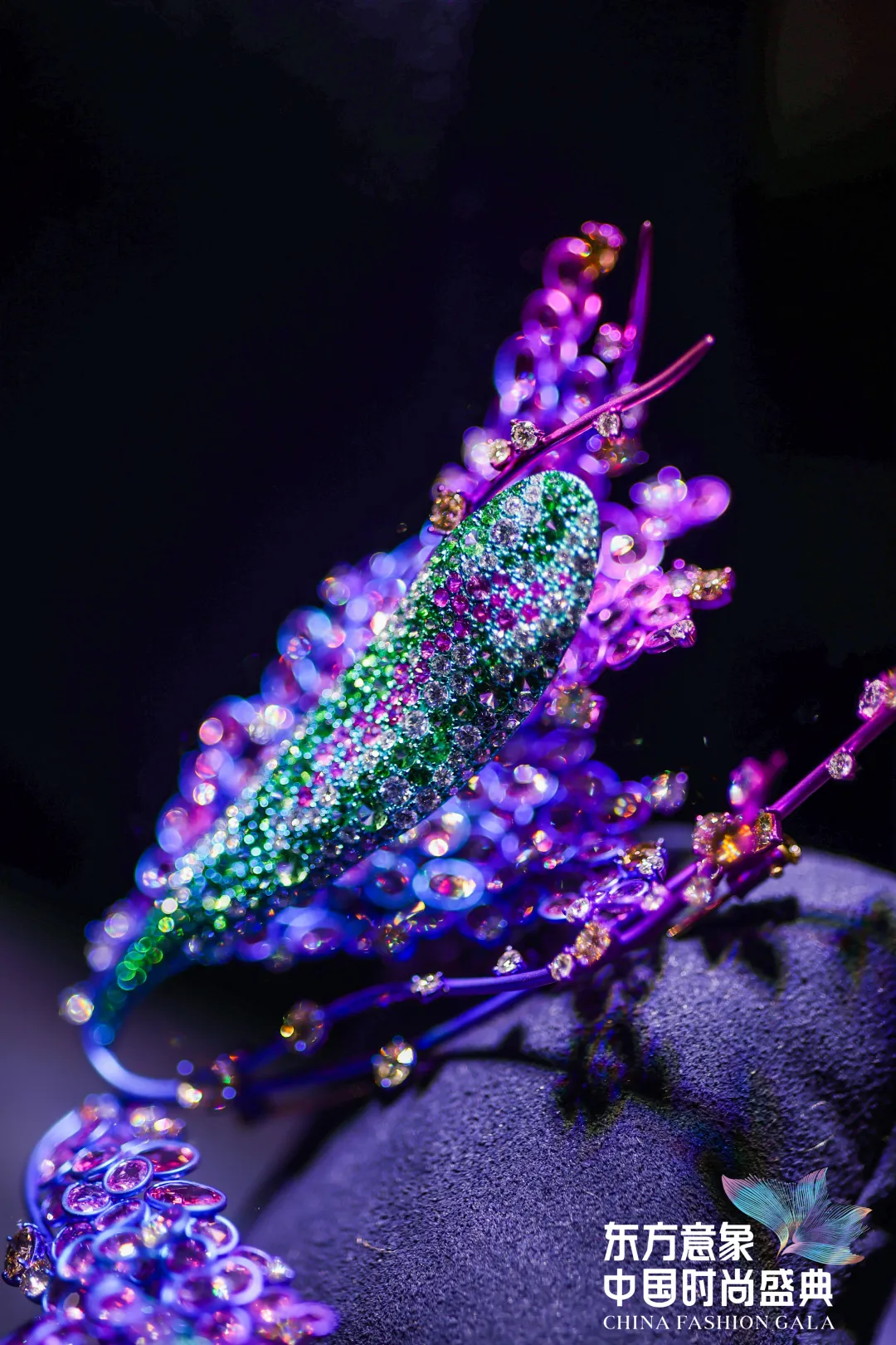 盛典顶级珠宝工艺时尚美学梁大钊大师钛金与大漆结合工艺