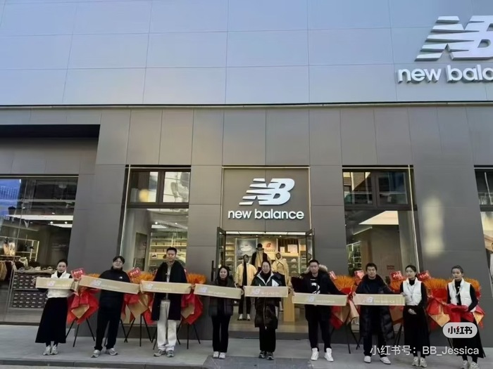 前奢侈品柜姐在老东家撤柜后到运动品牌当销冠