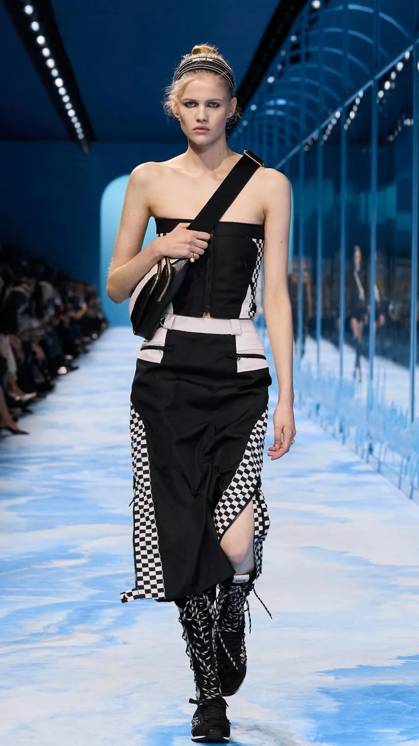 Dior2025春夏女装成衣秀