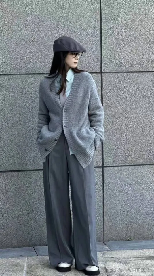 格雷灰毛衣穿搭