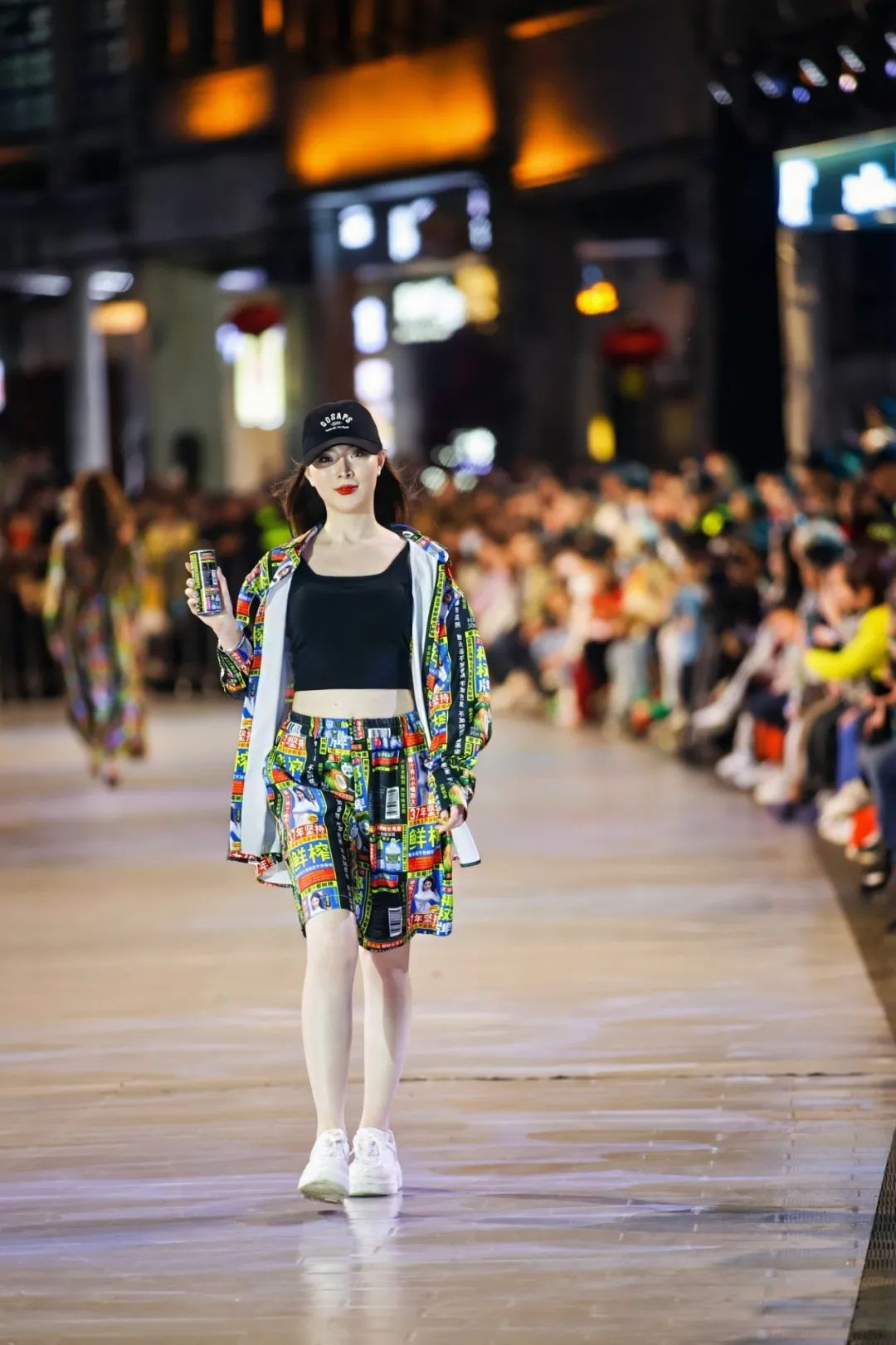 海口市龙华区新春时尚秀燃爆了骑楼