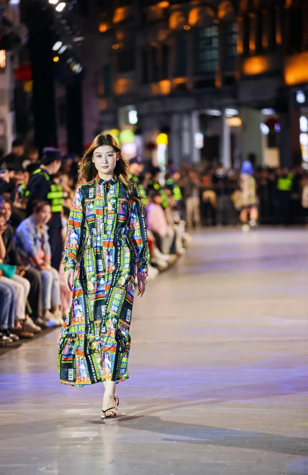 海口市龙华区新春时尚秀燃爆了骑楼