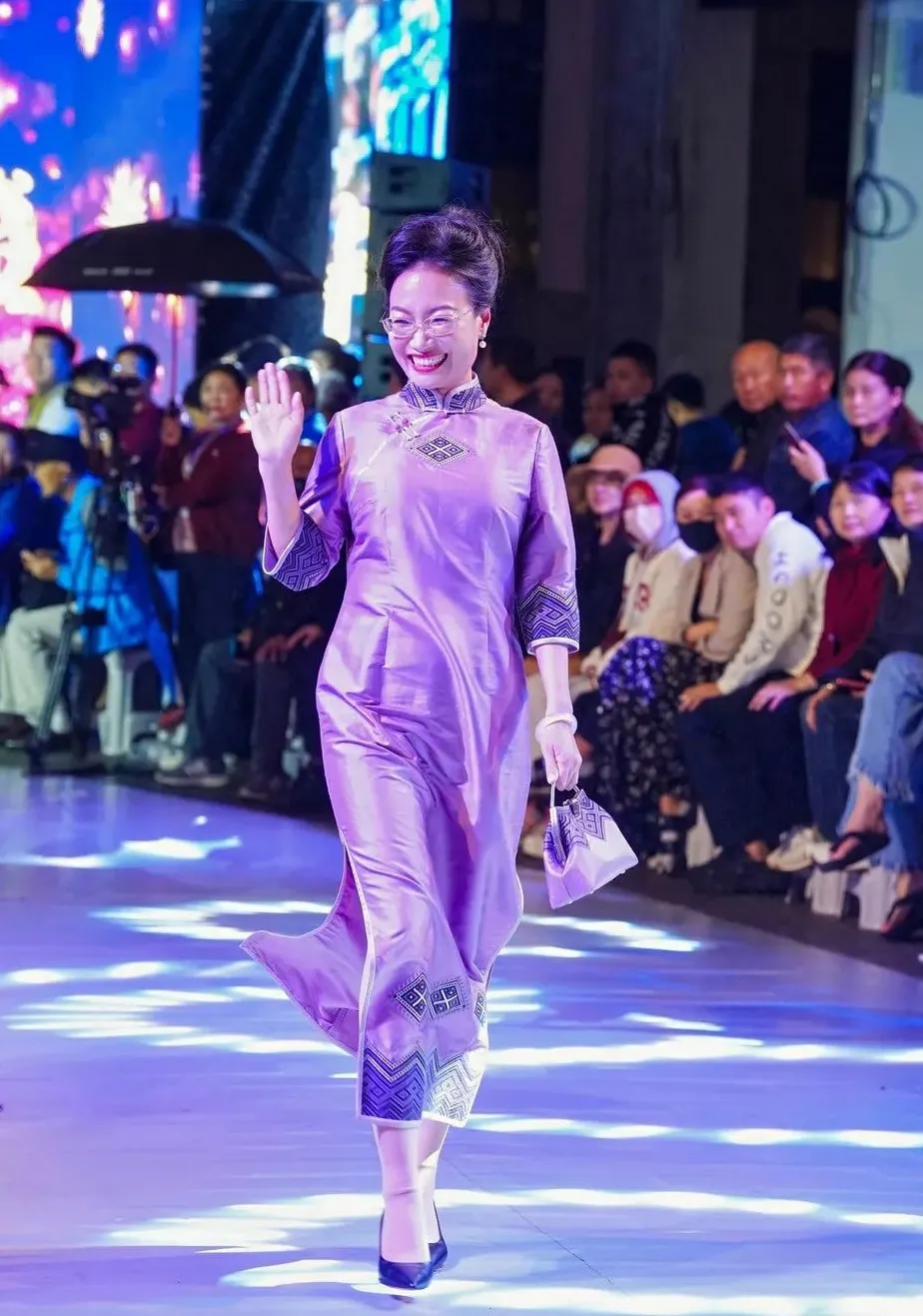 海口市龙华区新春时尚秀燃爆了骑楼