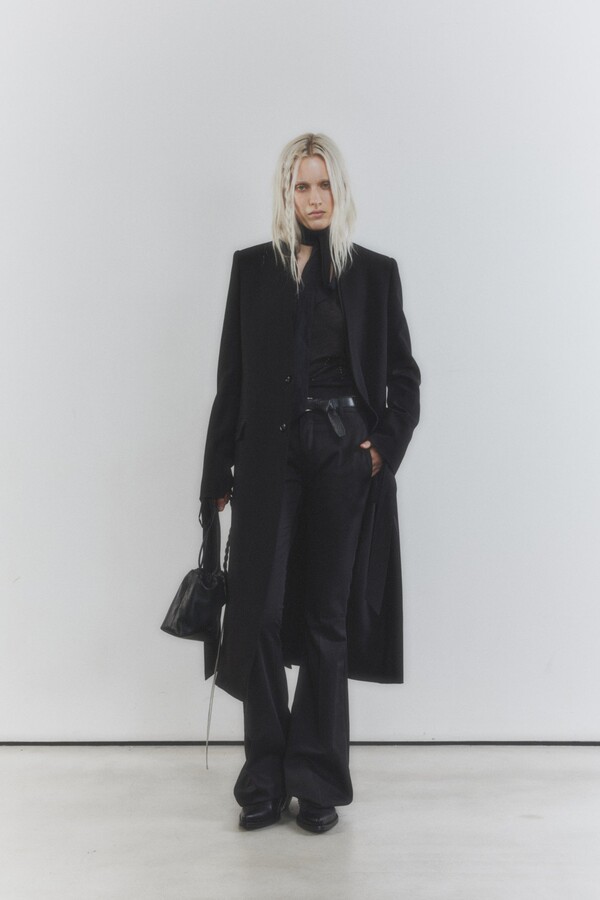 Ann Demeulemeester 发布 2026 早春系列