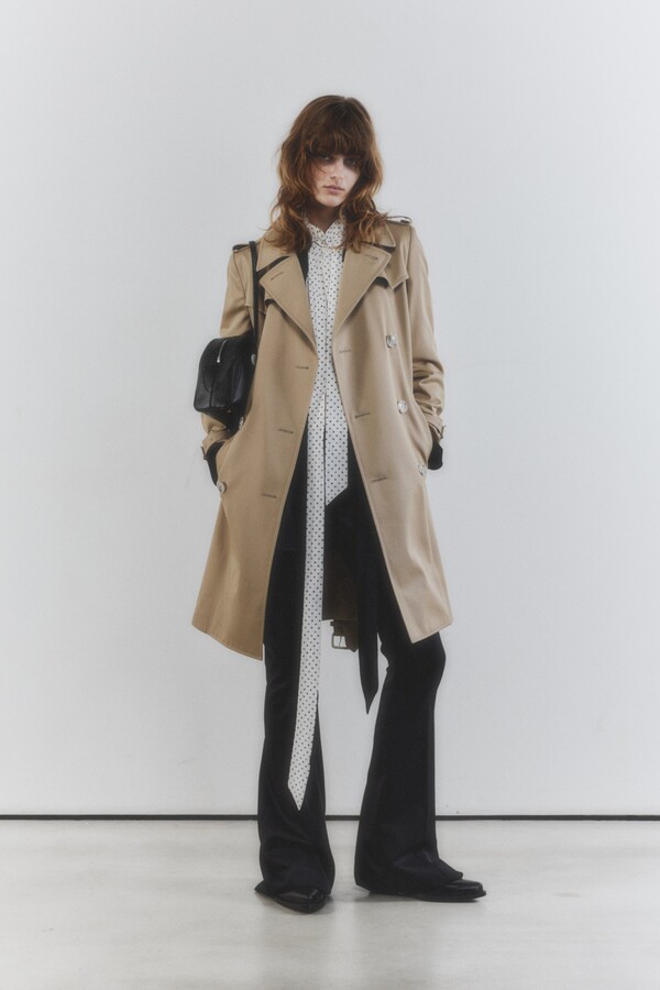 Ann Demeulemeester 发布 2026 早春系列