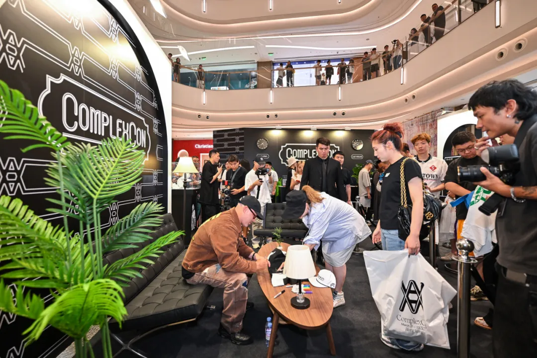JLC 金陵中環迎来潮流艺术新体验 ComplexCon Hotel 内地头展 携当代艺术家Daniel Arsham 亮相南京