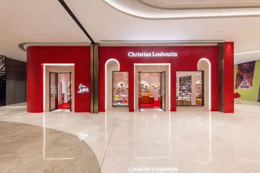 JLC 金陵中環迎来潮流艺术新体验 ComplexCon Hotel 内地头展 携当代艺术家Daniel Arsham 亮相南京