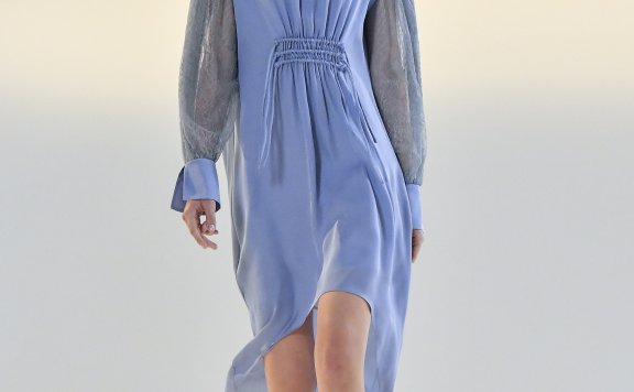 在时尚中寻找自我,于穿搭里绽放自信