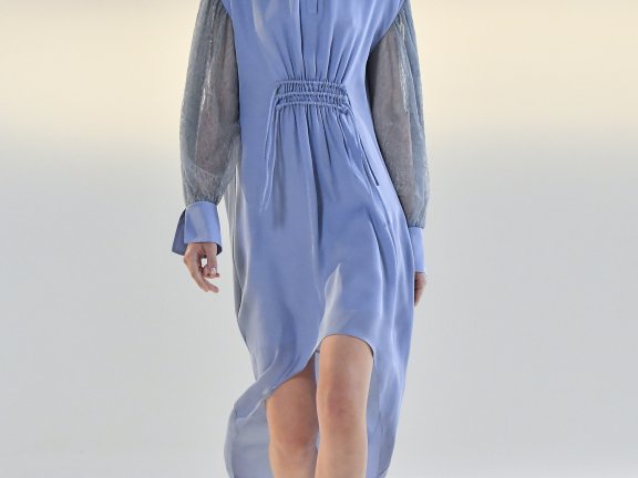 在时尚中寻找自我,于穿搭里绽放自信