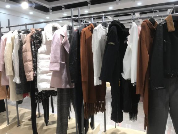 品牌折扣女装特惠，时尚买手让你美丽与实惠并存