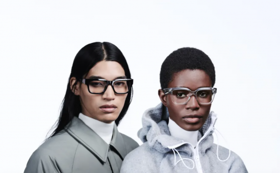 CANADA GOOSE 推出首个眼镜系列