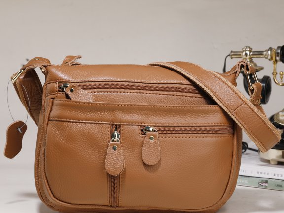 时尚新宠ELLE Active女士休闲包,百搭实用的潮流之选