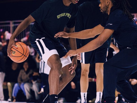 Nike 全新篮球鞋款 GT Future 曝光