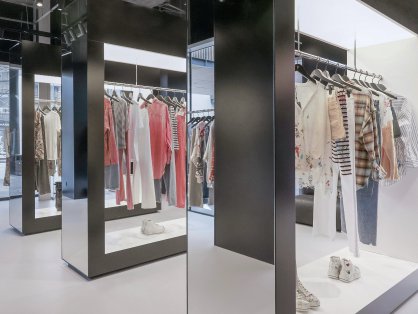 R13 中国西南地区首家精品店盛大启幕