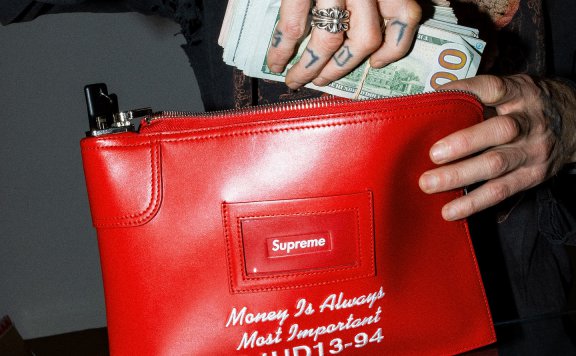 Supreme 释出 2025 春季皮具系列