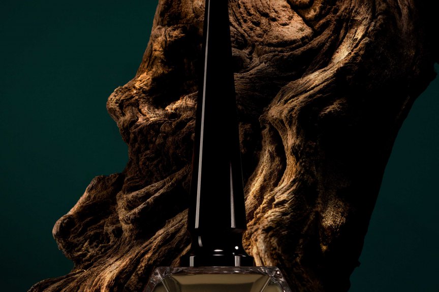 路铂廷美妆FÉTICHE原欲系列”映日青檀” 全新上市